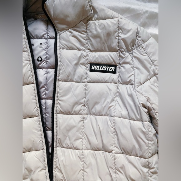 Hollister Light Grey/White Puffer Jacket - Picture 2 of 2